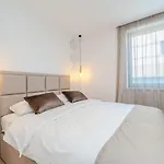 Marant Near The Beach- Free Parking *