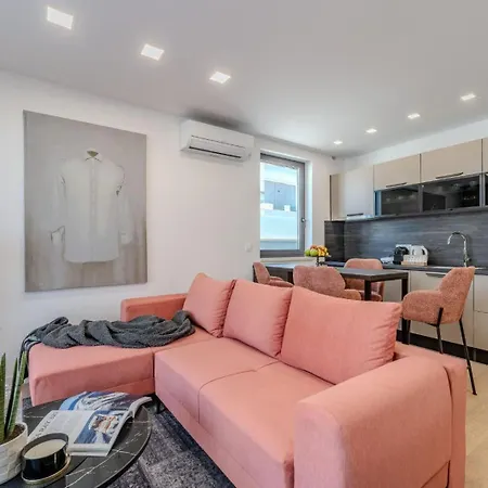 Apartmán Marant Near The Beach- Free Parking *