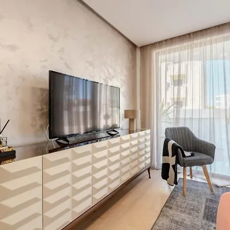 Apartmán Marant Near The Beach- Free Parking *