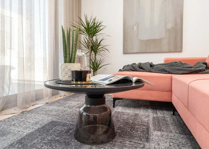Marant Near The Beach- Free Parking דירה