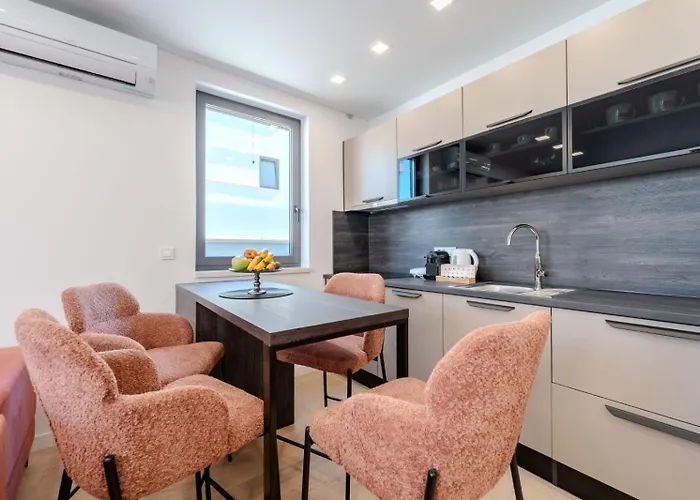 Marant Near The Beach- Free Parking דירה זאדאר